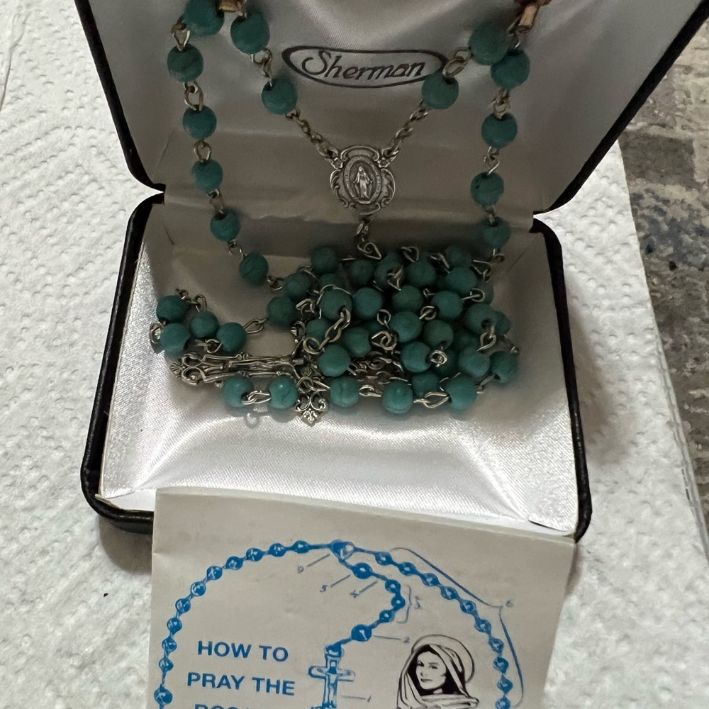 Vintage Antique Chapel Italy Stamped beautiful Rosary NWTIn original box - Picture 6 of 6